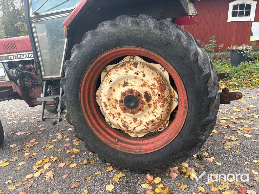Traktor International 584