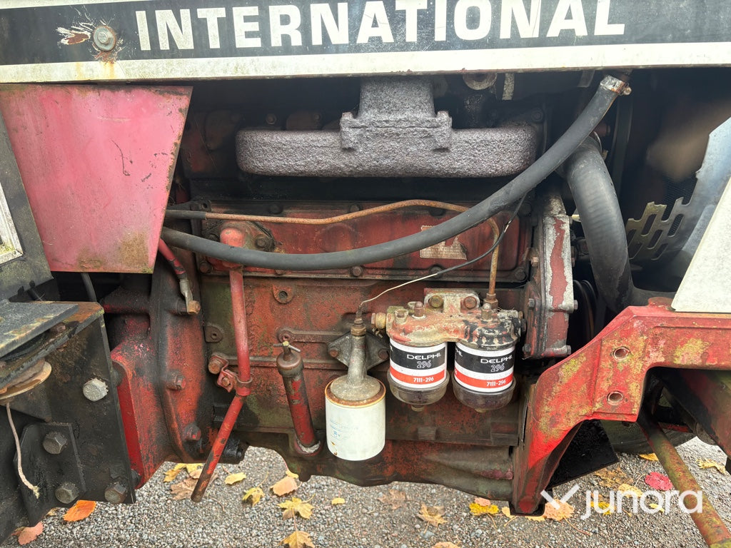 Traktor International 584
