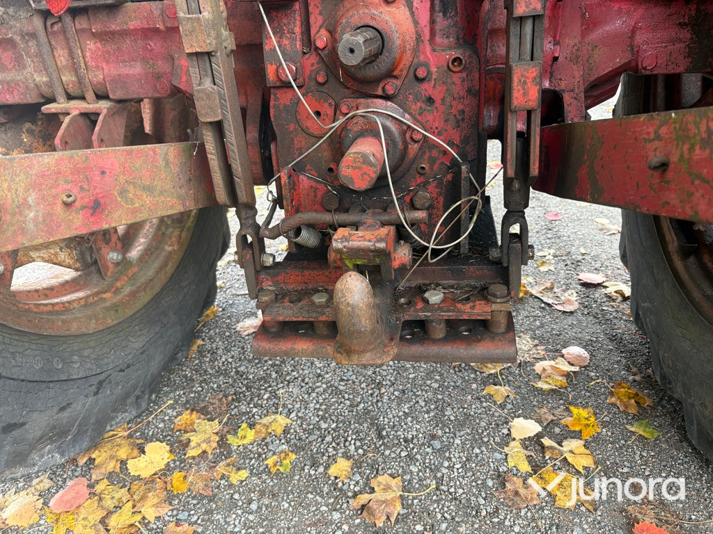 Traktor International 584