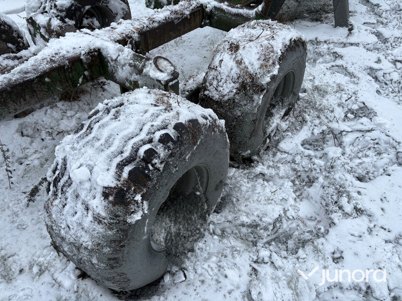 Skogsvagn - Källefall, med kran
