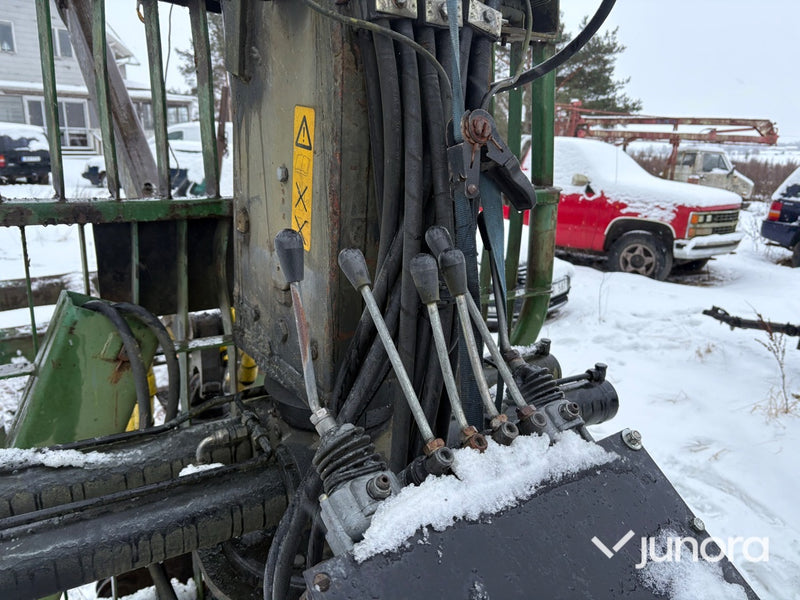 Skogsvagn - Källefall, med kran