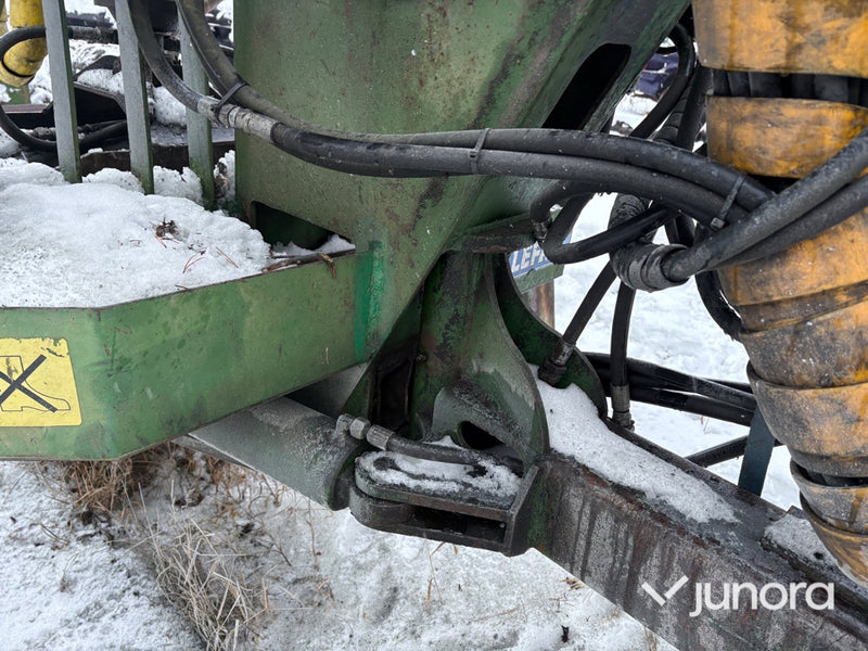 Skogsvagn - Källefall, med kran