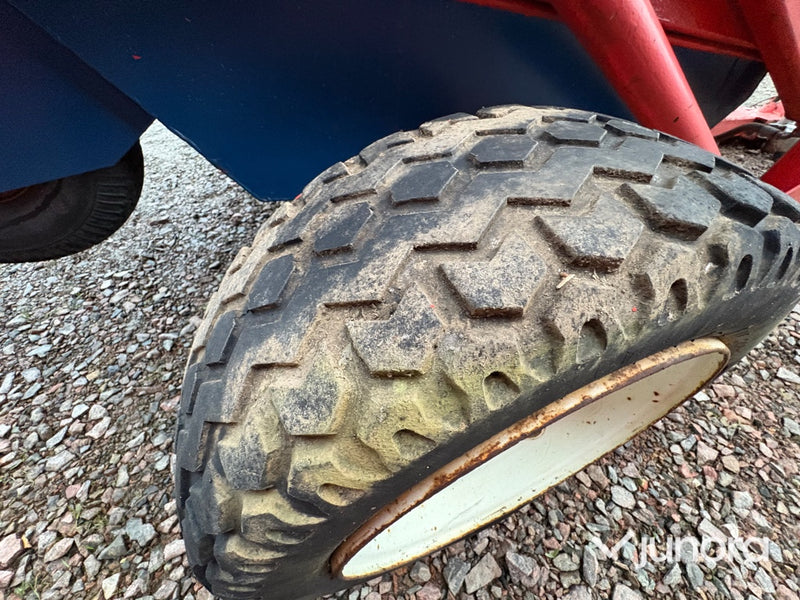 Lövsug – bensindriven, med samlarbehållare