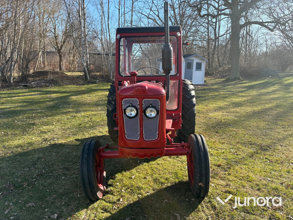 Traktor - Volvo BM 400 Buster med lastare