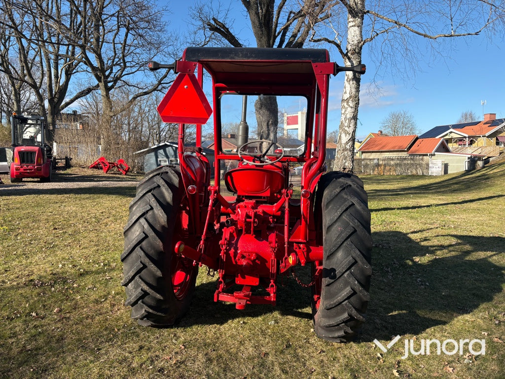 Traktor - Volvo BM 400 Buster med lastare