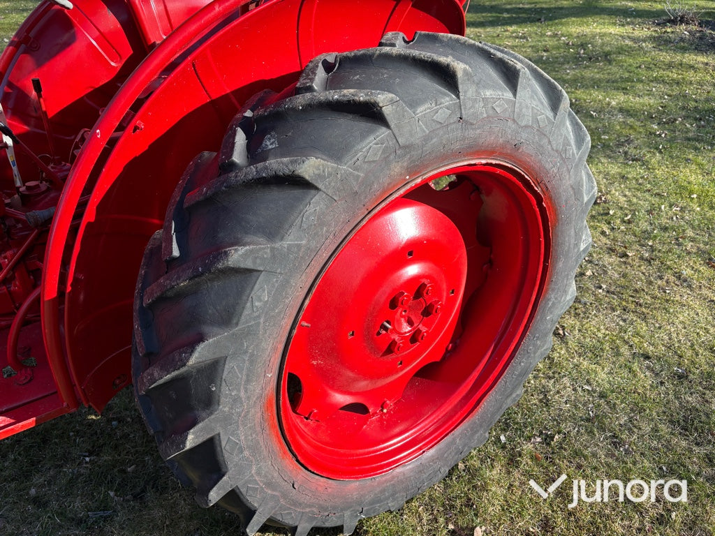 Traktor - Volvo BM 400 Buster med lastare