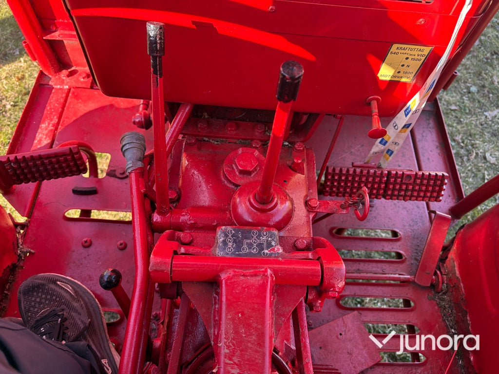 Traktor - Volvo BM 400 Buster med lastare