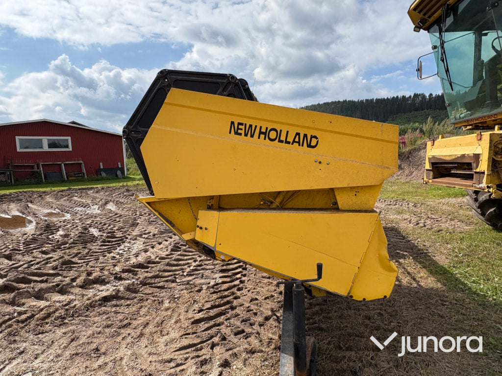 Skördetröska New Holland TX32