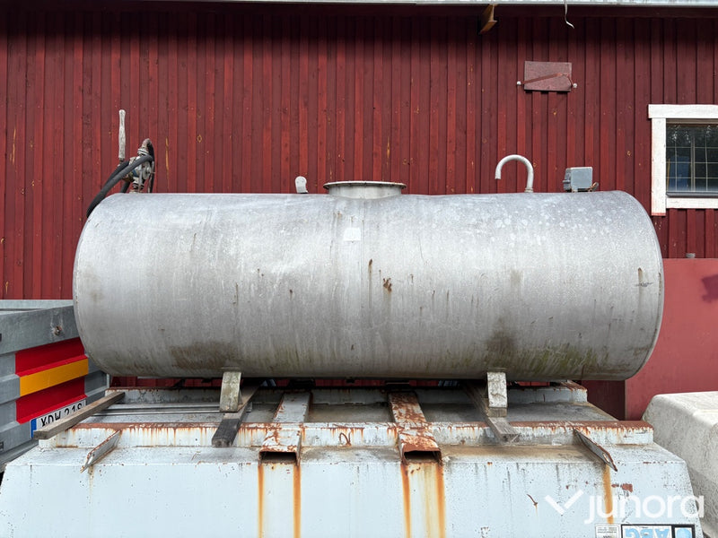 Farmartank med låda - 3 m³
