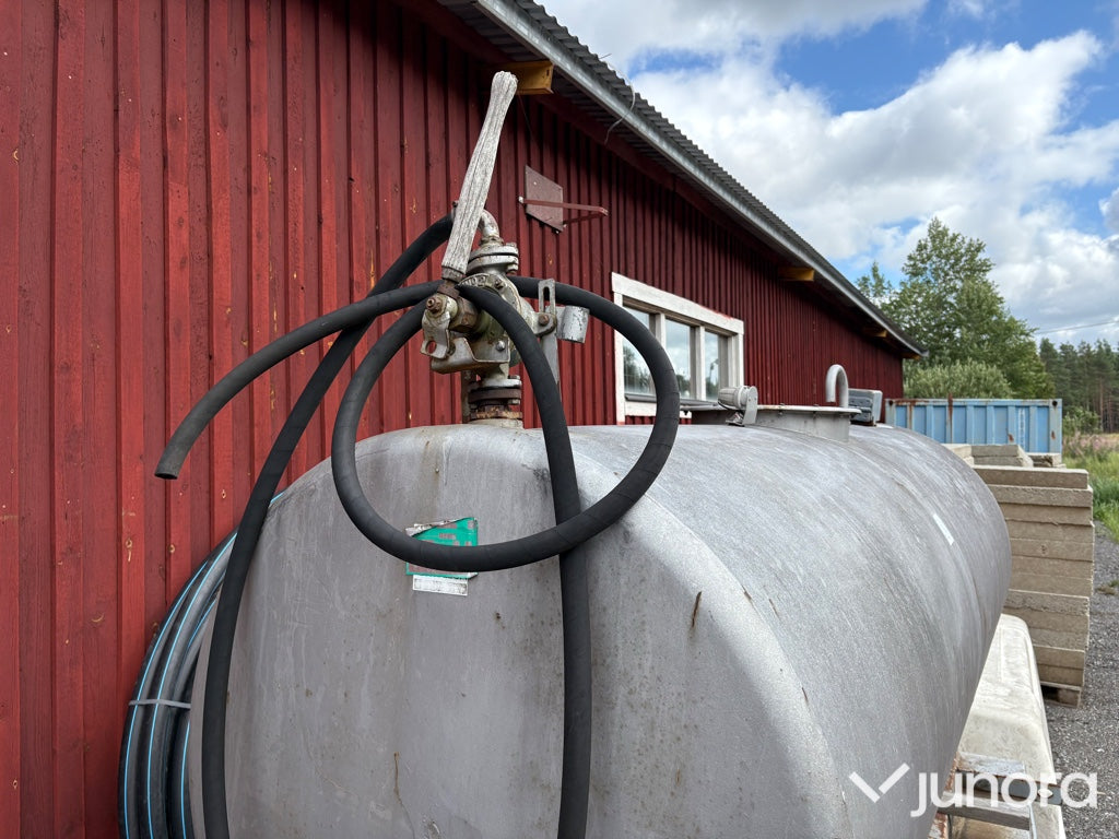 Farmartank med låda - 3 m³