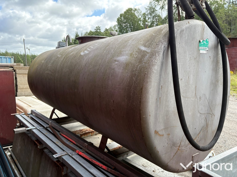 Farmartank med låda - 3 m³