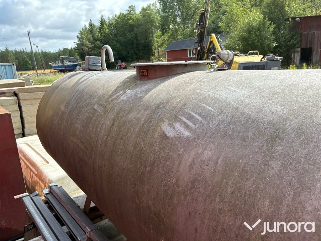 Farmartank med låda - 3 m³