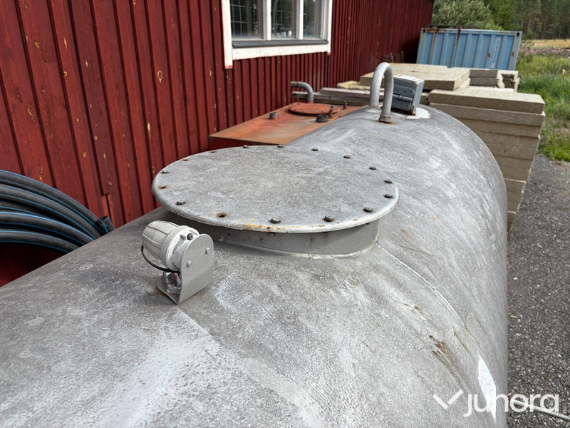 Farmartank med låda - 3 m³