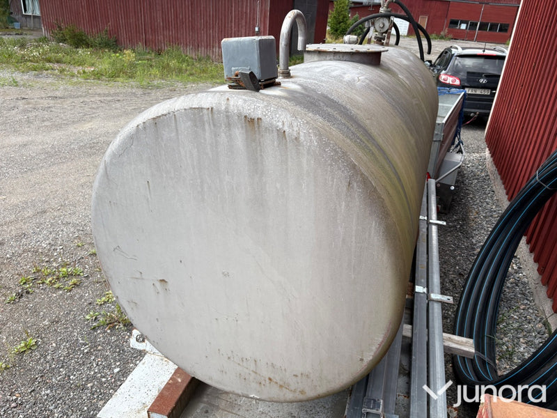 Farmartank med låda - 3 m³