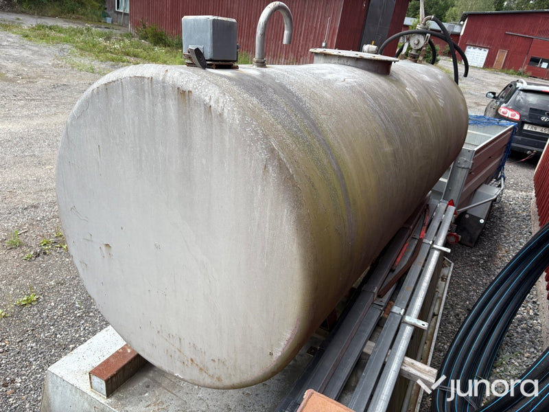 Farmartank med låda - 3 m³