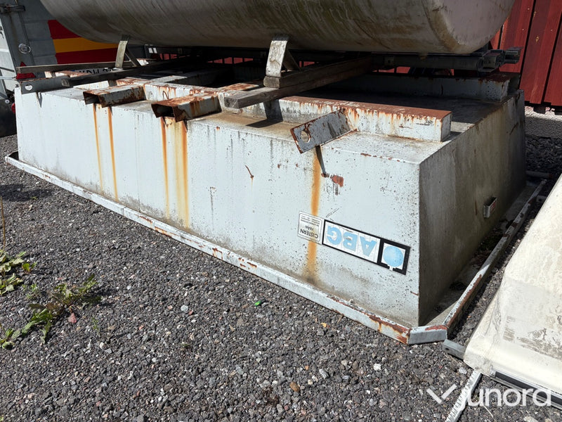 Farmartank med låda - 3 m³