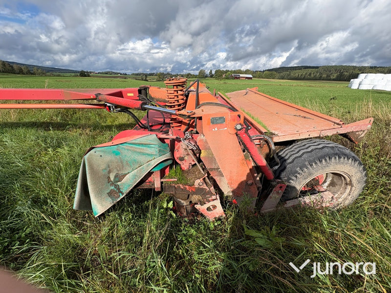 Slåtterkross - Kverneland Taarup 4032C, med elevatormatta