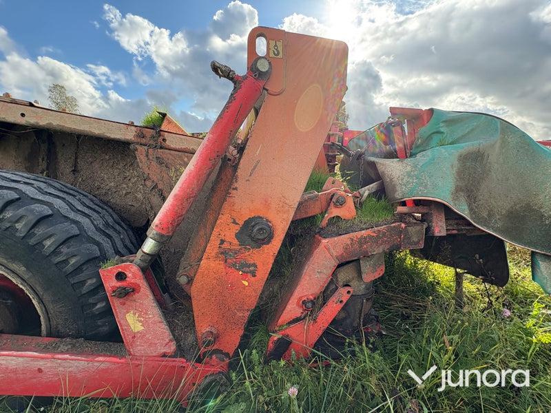 Slåtterkross - Kverneland Taarup 4032C, med elevatormatta