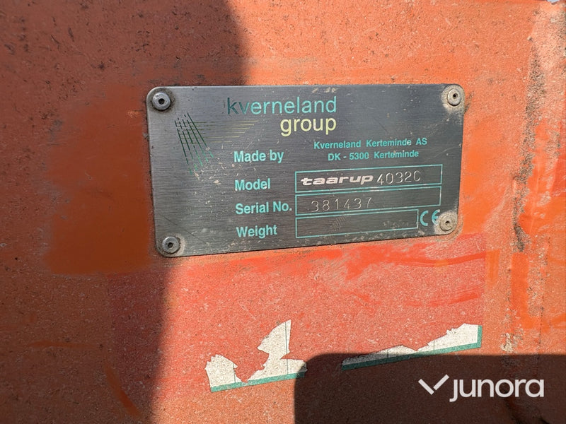 Slåtterkross - Kverneland Taarup 4032C, med elevatormatta