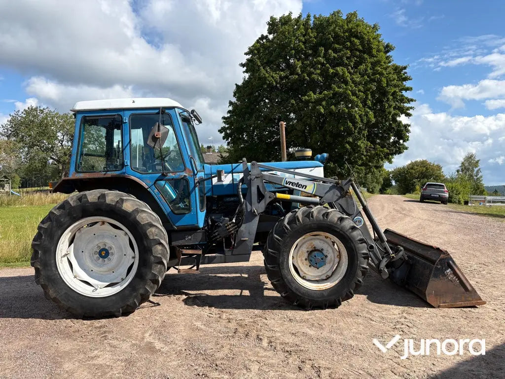 Traktor med frontlastare Ford 8210