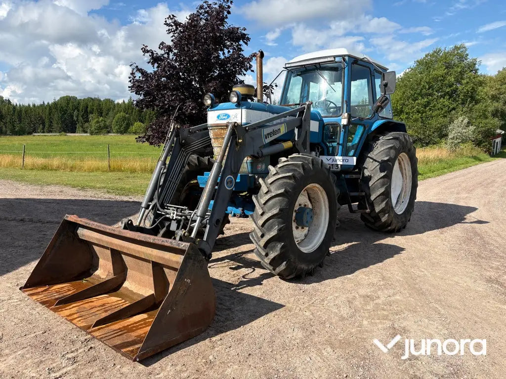 Traktor med frontlastare Ford 8210