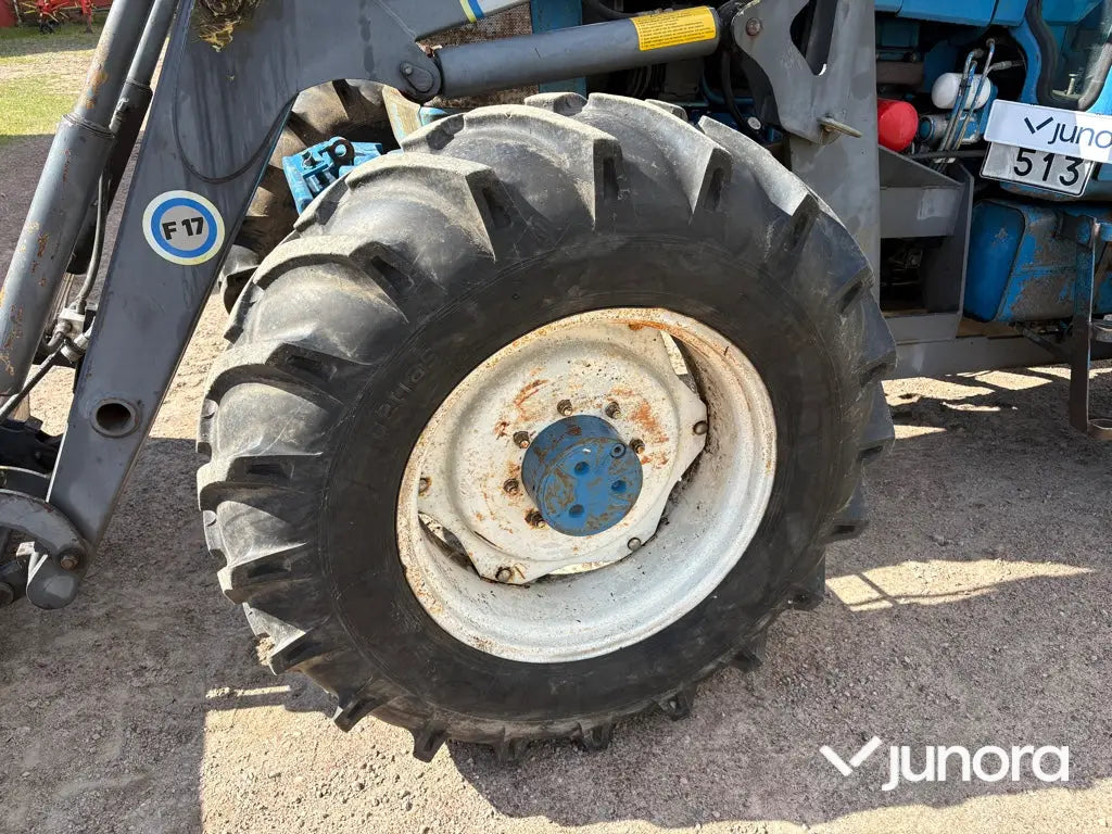 Traktor med frontlastare Ford 8210