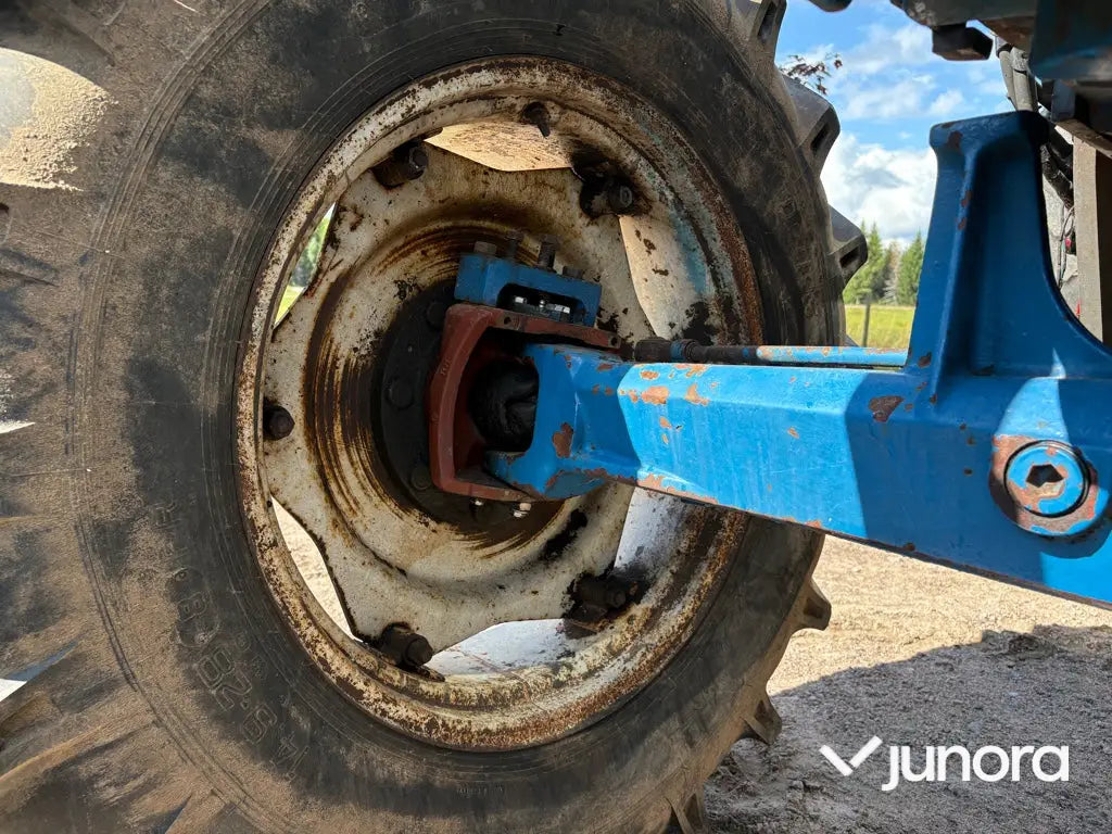 Traktor med frontlastare Ford 8210