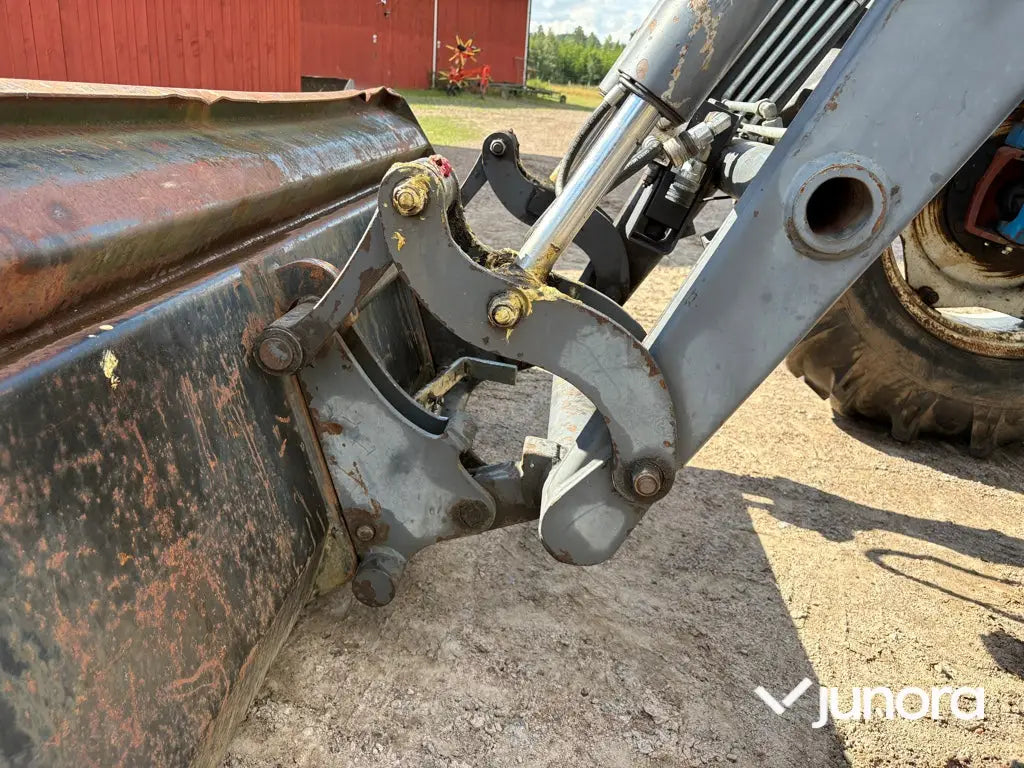 Traktor med frontlastare Ford 8210