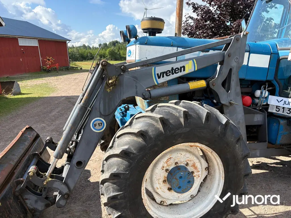 Traktor med frontlastare Ford 8210