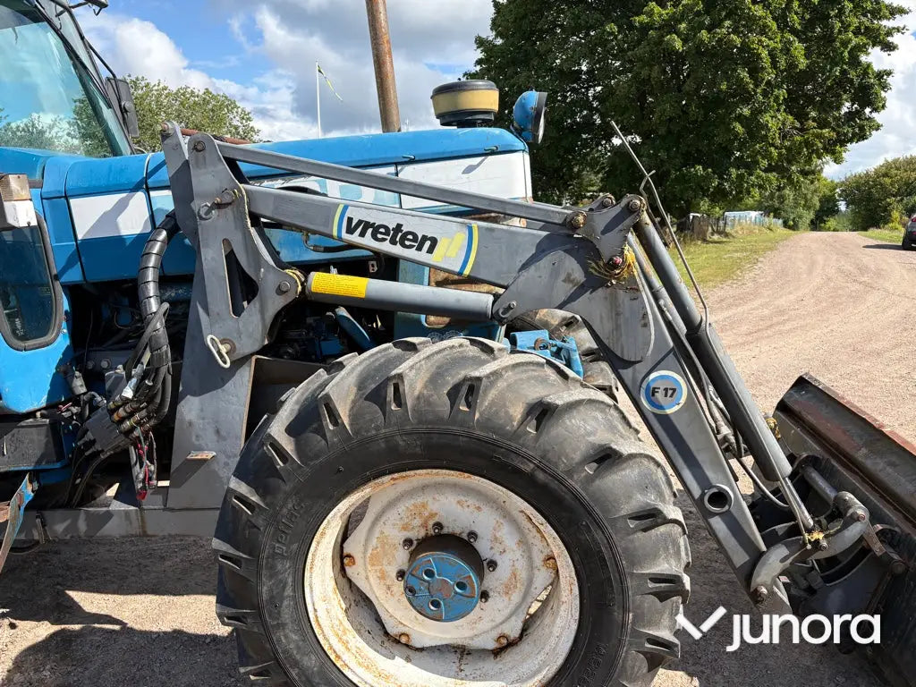 Traktor med frontlastare Ford 8210