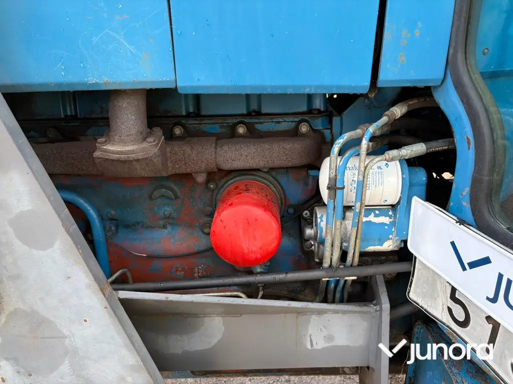 Traktor med frontlastare Ford 8210