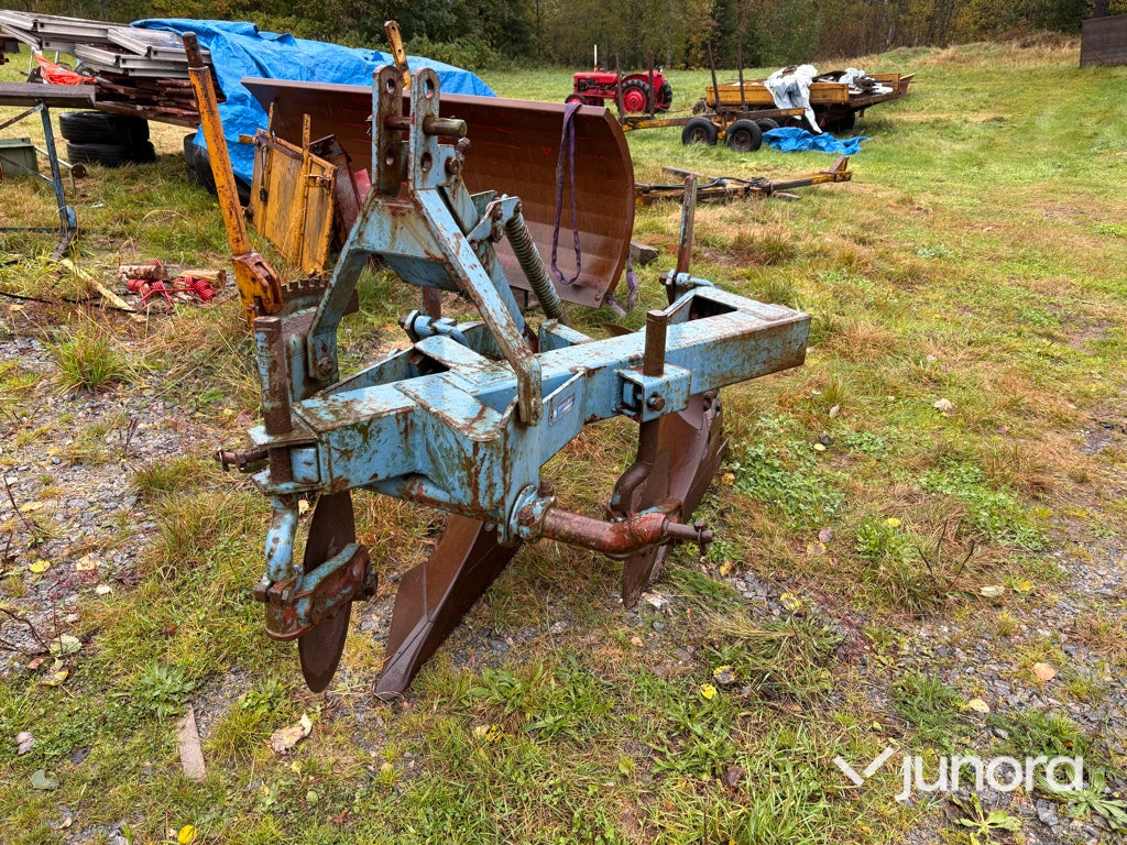 Tvåskärig växelplog
