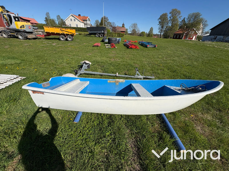 Finnmarks Båt med trailer