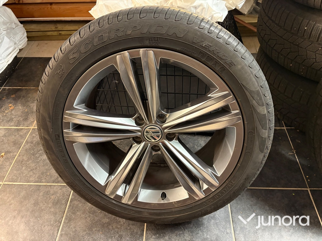 Originalfälgar med sommardäck - Volkswagen, 19”, 5x112