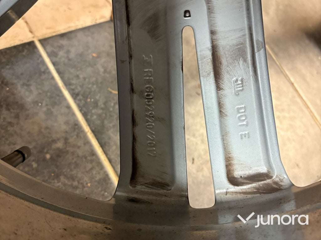 Originalfälgar med sommardäck - Volkswagen, 19”, 5x112