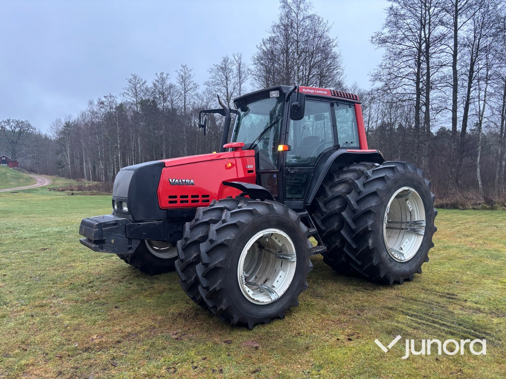 Traktor - Valtra 6850 Hi-Tech