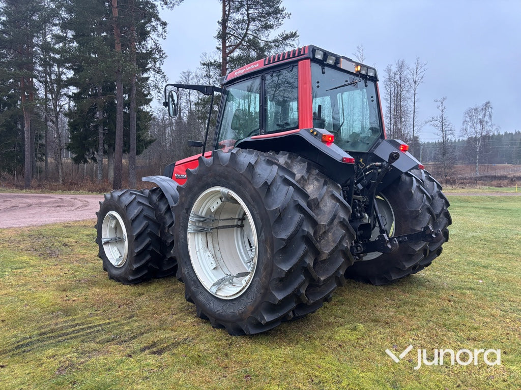 Traktor - Valtra 6850 Hi-Tech
