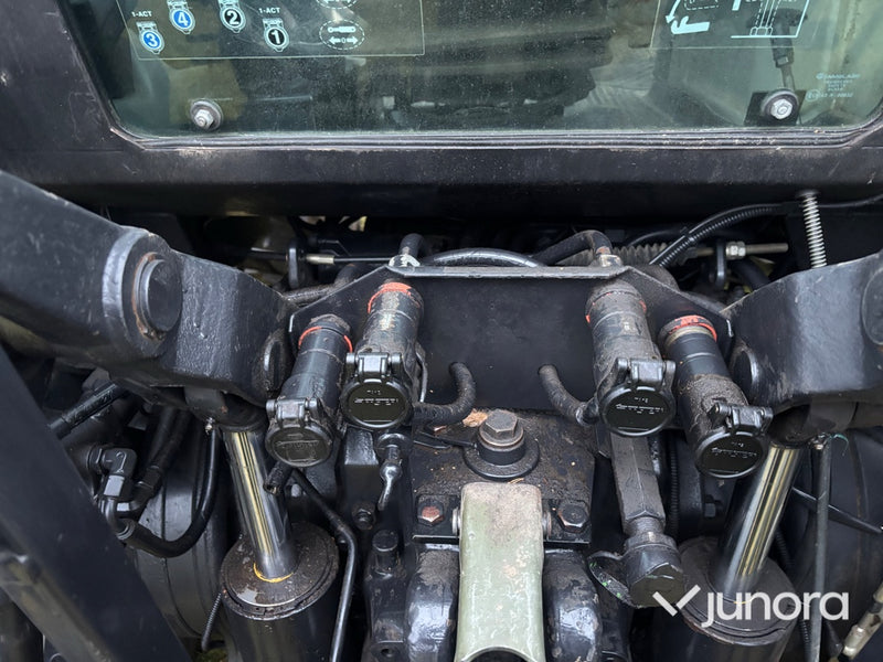 Traktor - Valtra 6850 Hi-Tech