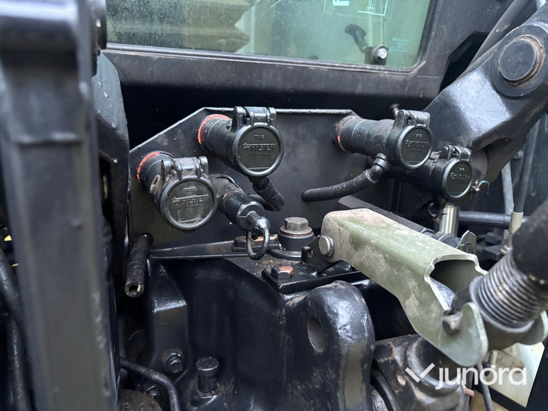 Traktor - Valtra 6850 Hi-Tech