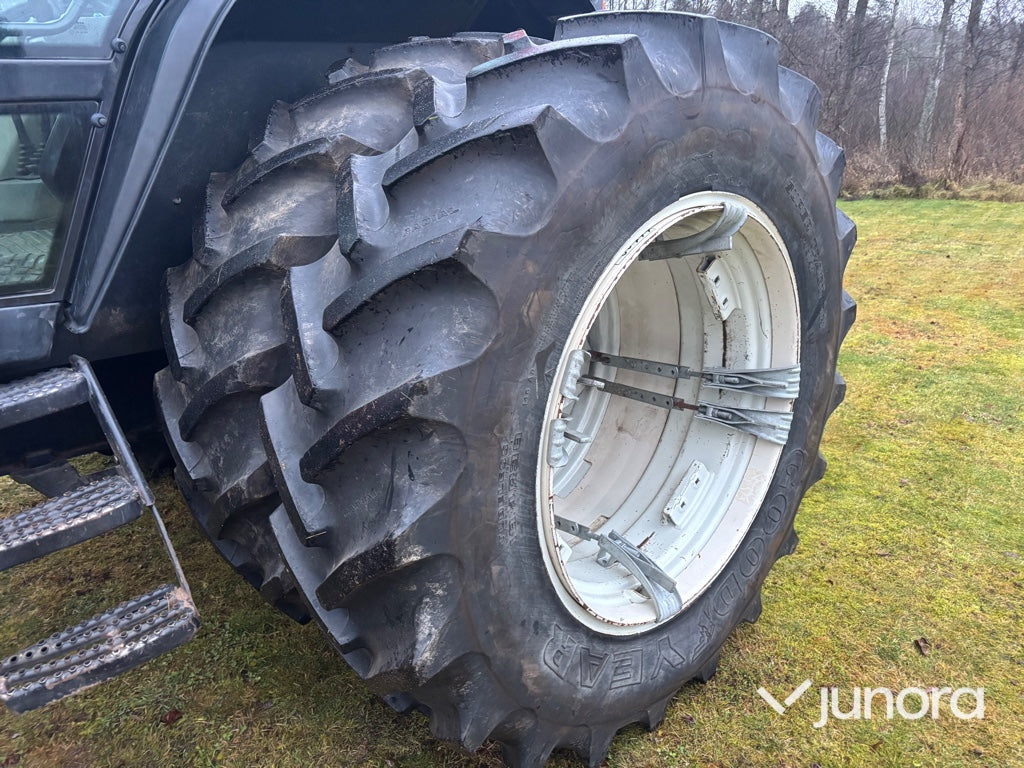 Traktor - Valtra 6850 Hi-Tech