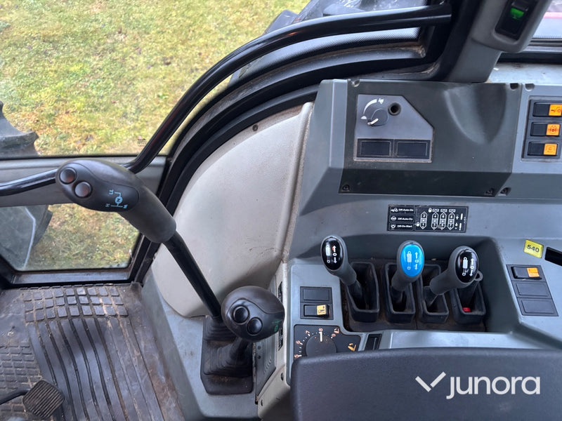 Traktor - Valtra 6850 Hi-Tech