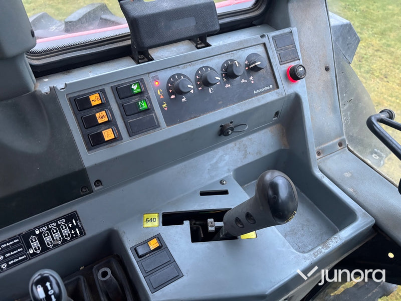 Traktor - Valtra 6850 Hi-Tech