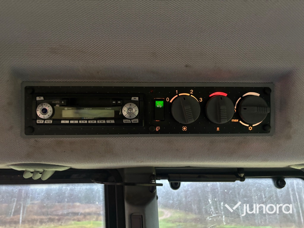 Traktor - Valtra 6850 Hi-Tech