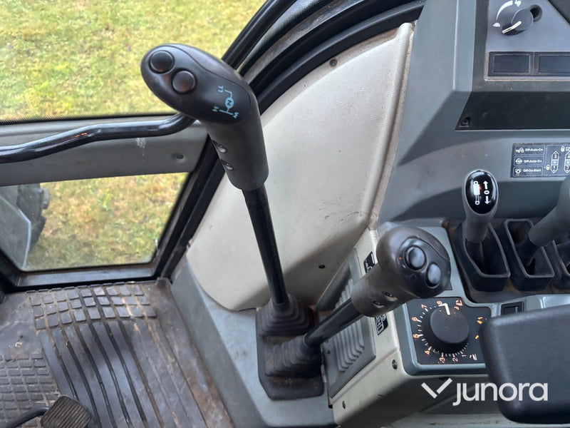 Traktor - Valtra 6850 Hi-Tech