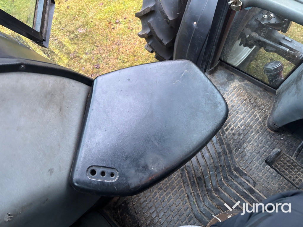 Traktor - Valtra 6850 Hi-Tech