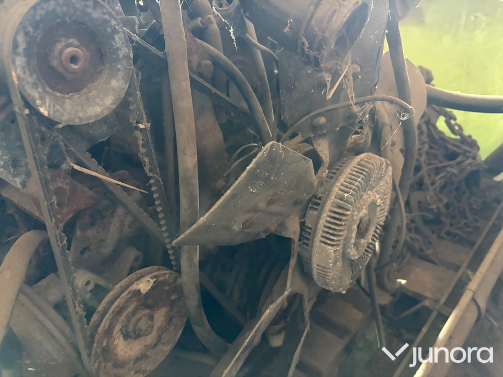V8 Motor 180hk