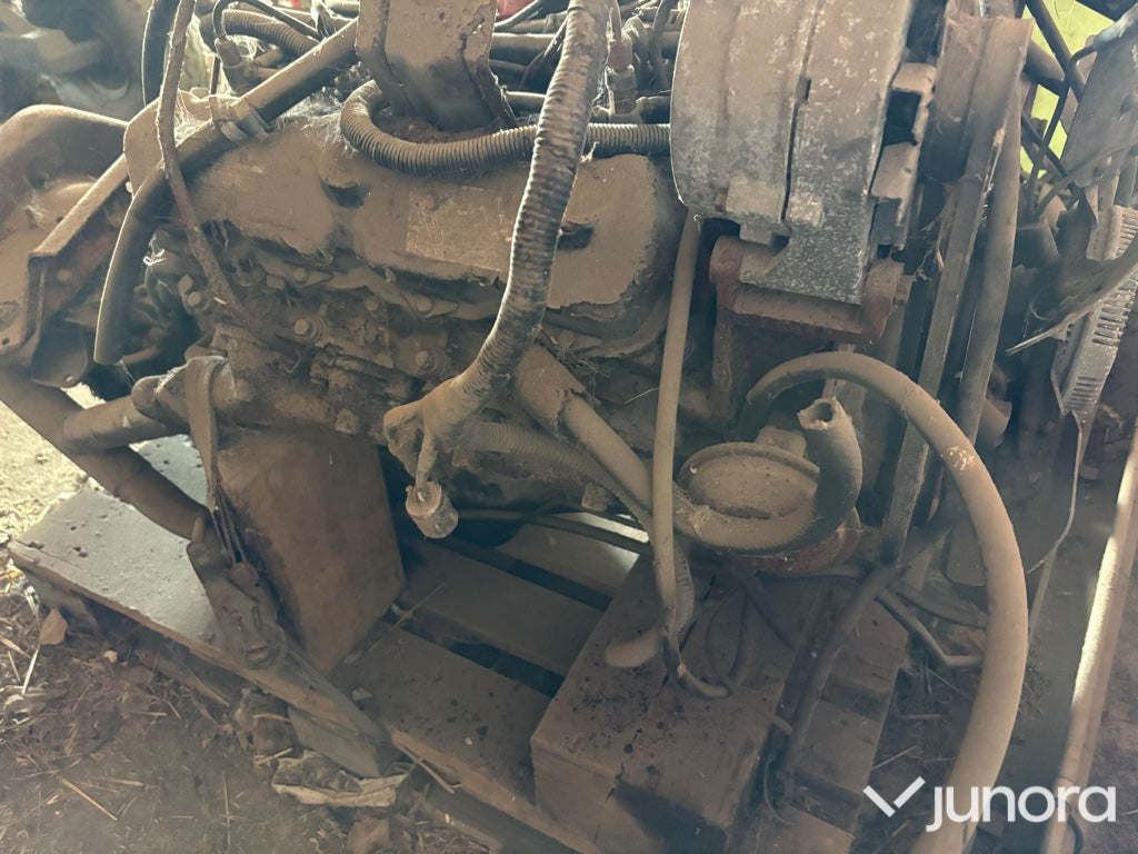 V8 Motor 180hk