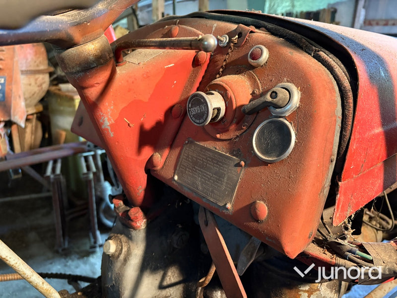 Traktor - Ferguson, TEF