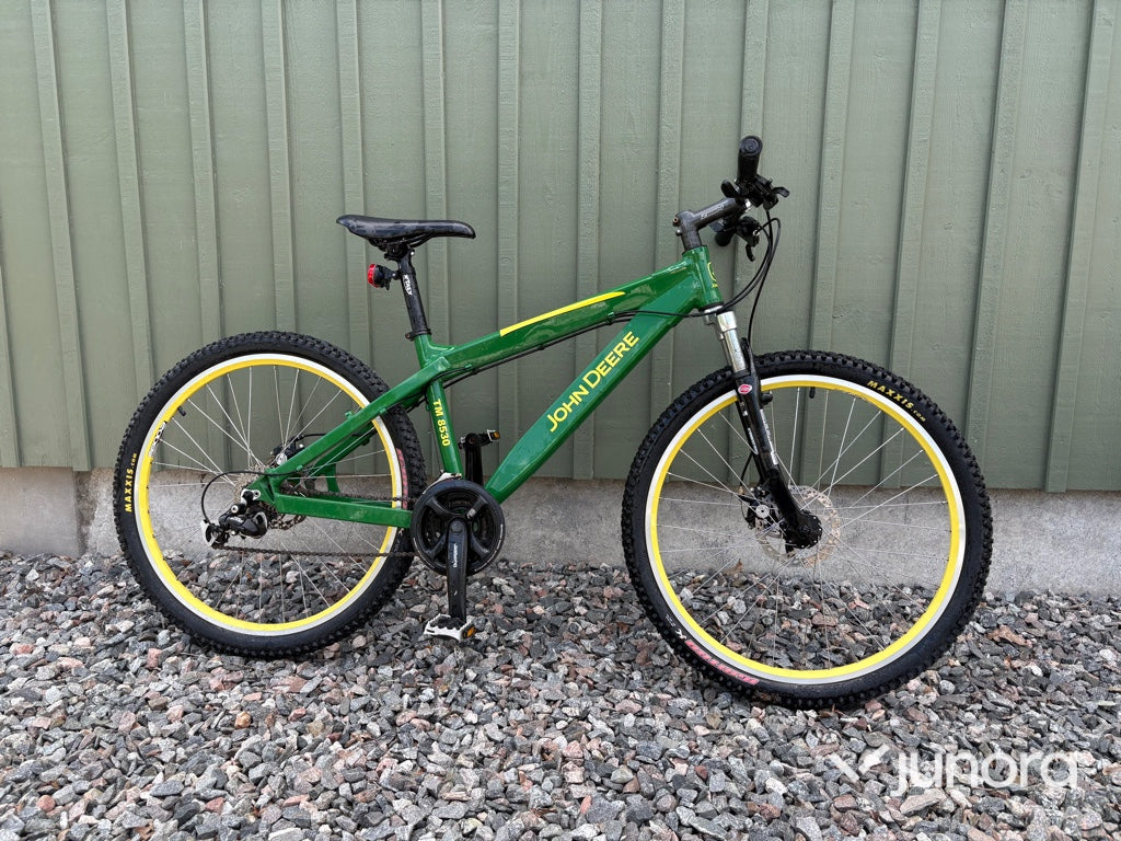 Cykel - John Deere, TM 8530