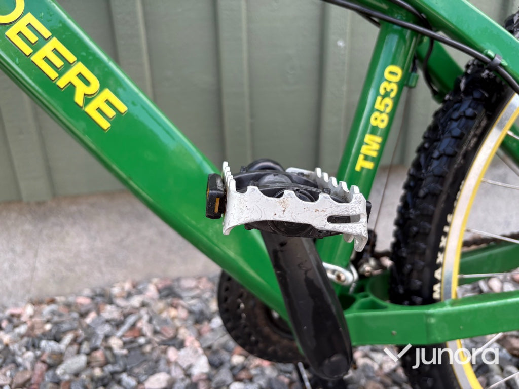 Cykel - John Deere, TM 8530